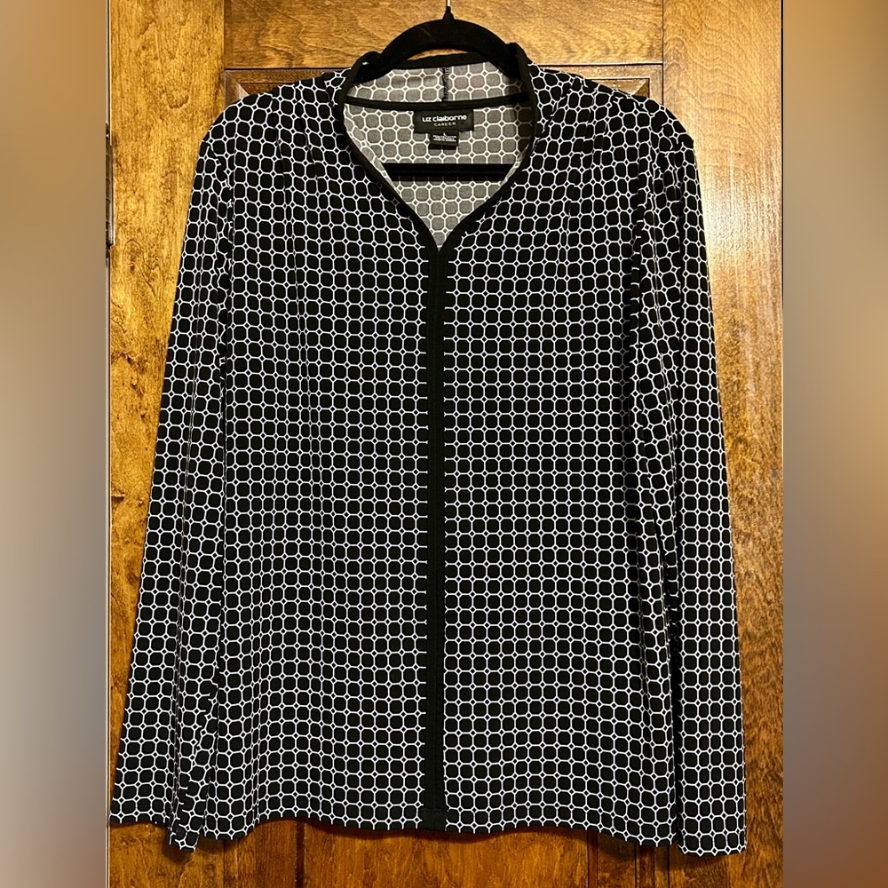 Liz Claiborne Black and White Hexagon-Print Open Front Top